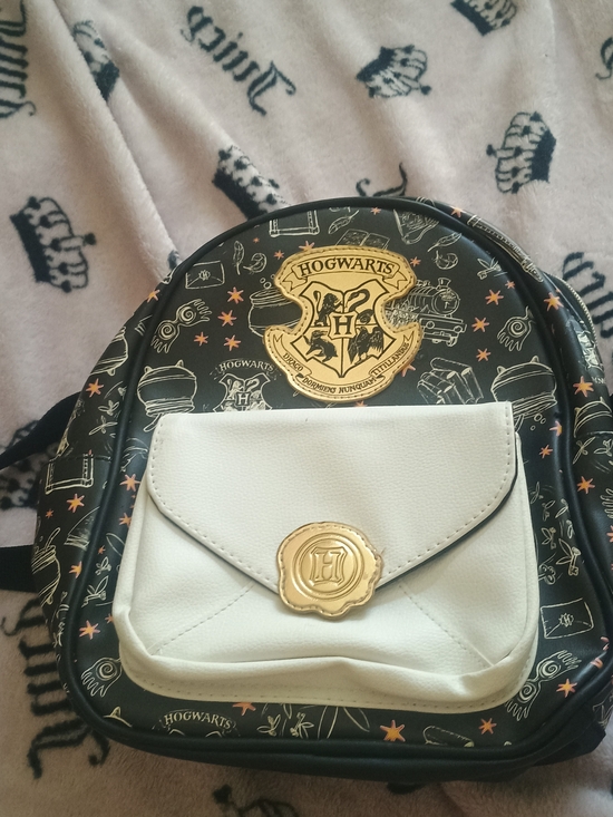 Wizarding World Of Harry Potter Handbags - Hogwarts Crest Mini Backpack - Black and White